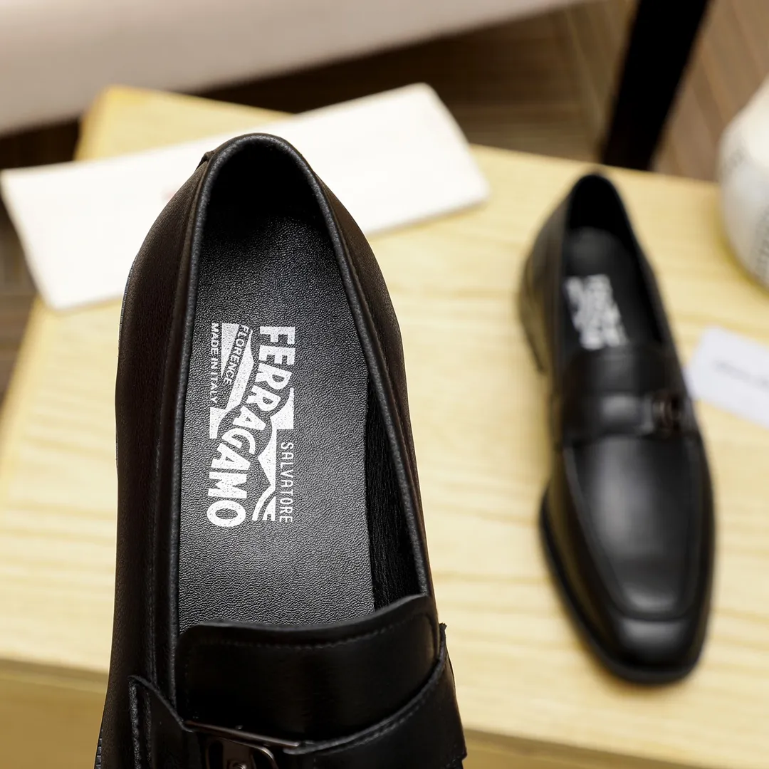 Factory price 420 🔥Ferragamo's new men's casual slip-on shoes🇨🇳Official website original 1:1 mold opening, original quality💯Fine workmanship, high-end luxury☘The upper is made of imported Italian first-layer cowhide🌴🐑leather lining🍓Rubber wear-resistant and non-slip outsole, breathable and comfortable to wear🍍The first choice for high-end men🍉Black, size 38-45
